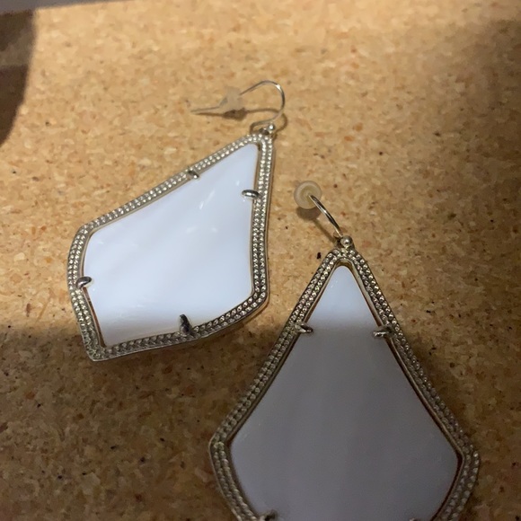 Like new Kendra Scott earrings - Picture 3 of 3